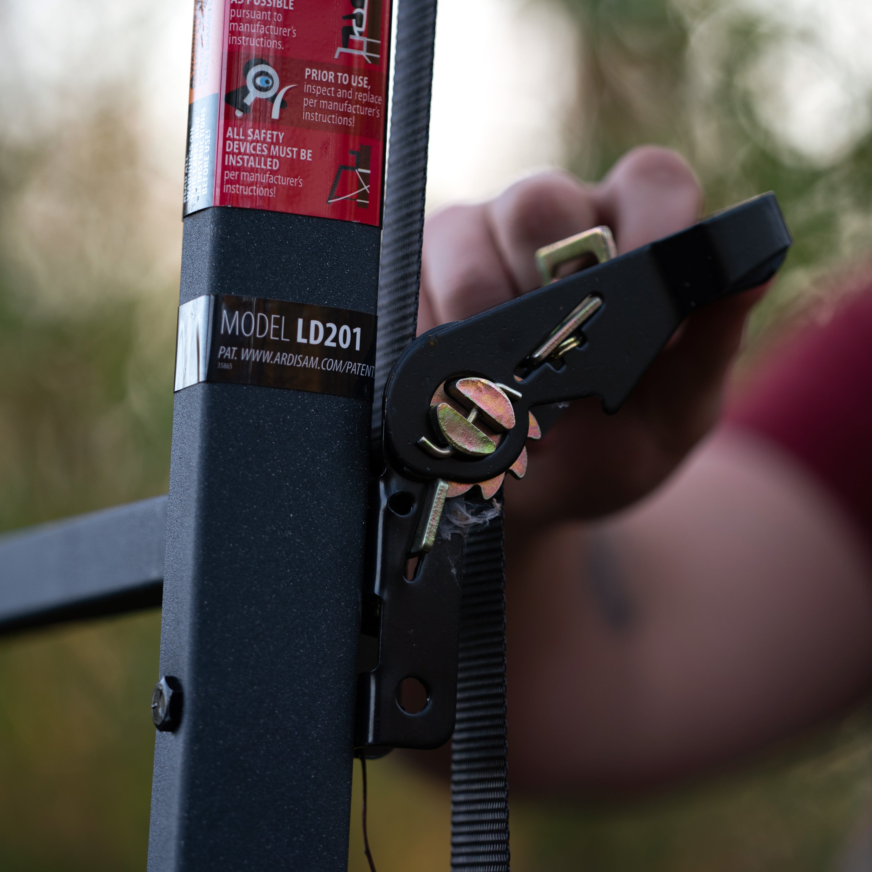 Edge Relax Wide River's Edge Classic 1-Man Ladder Treestand