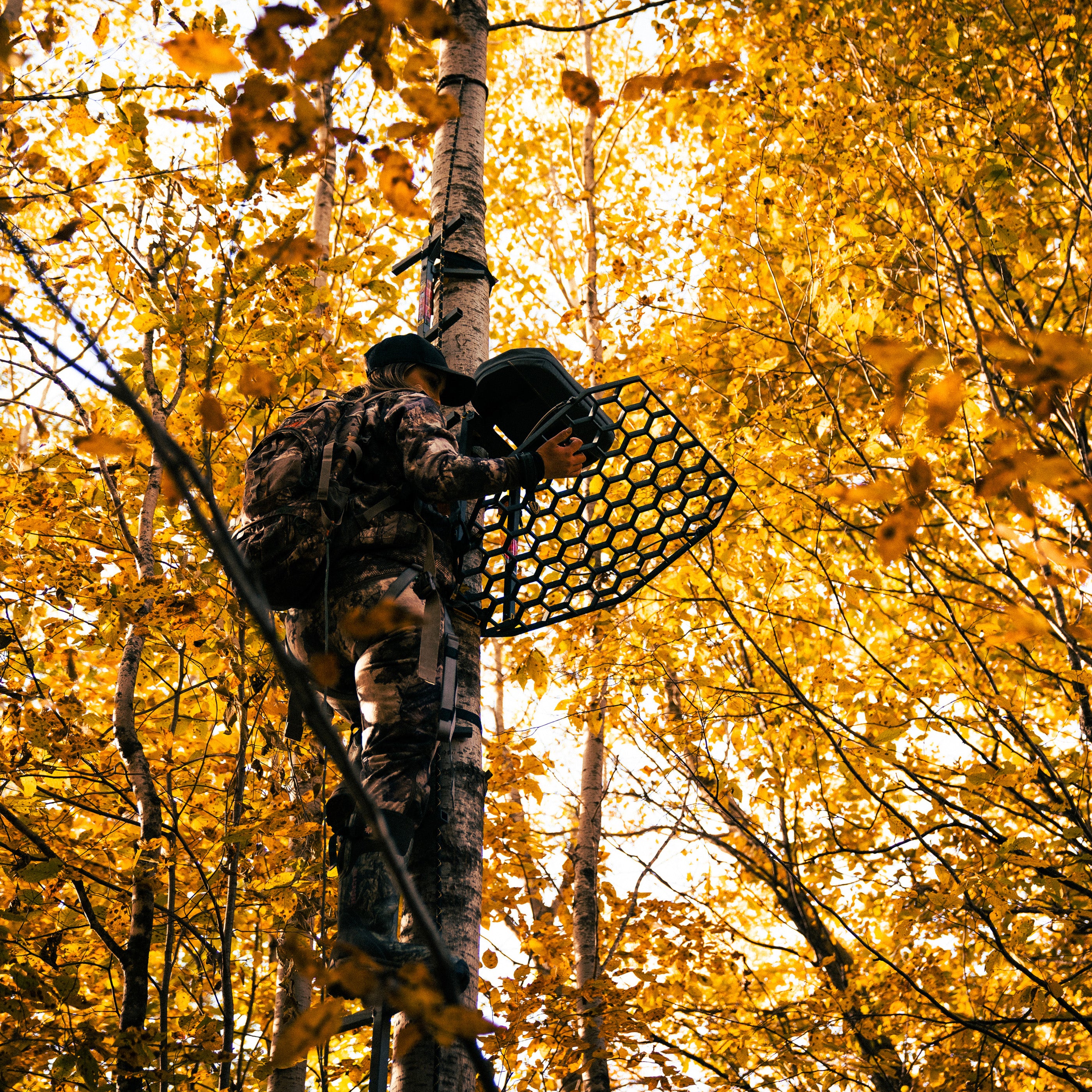 Rivers Edge® RE557 Big Foot™ Lite Foot™ Hang-On Treestand