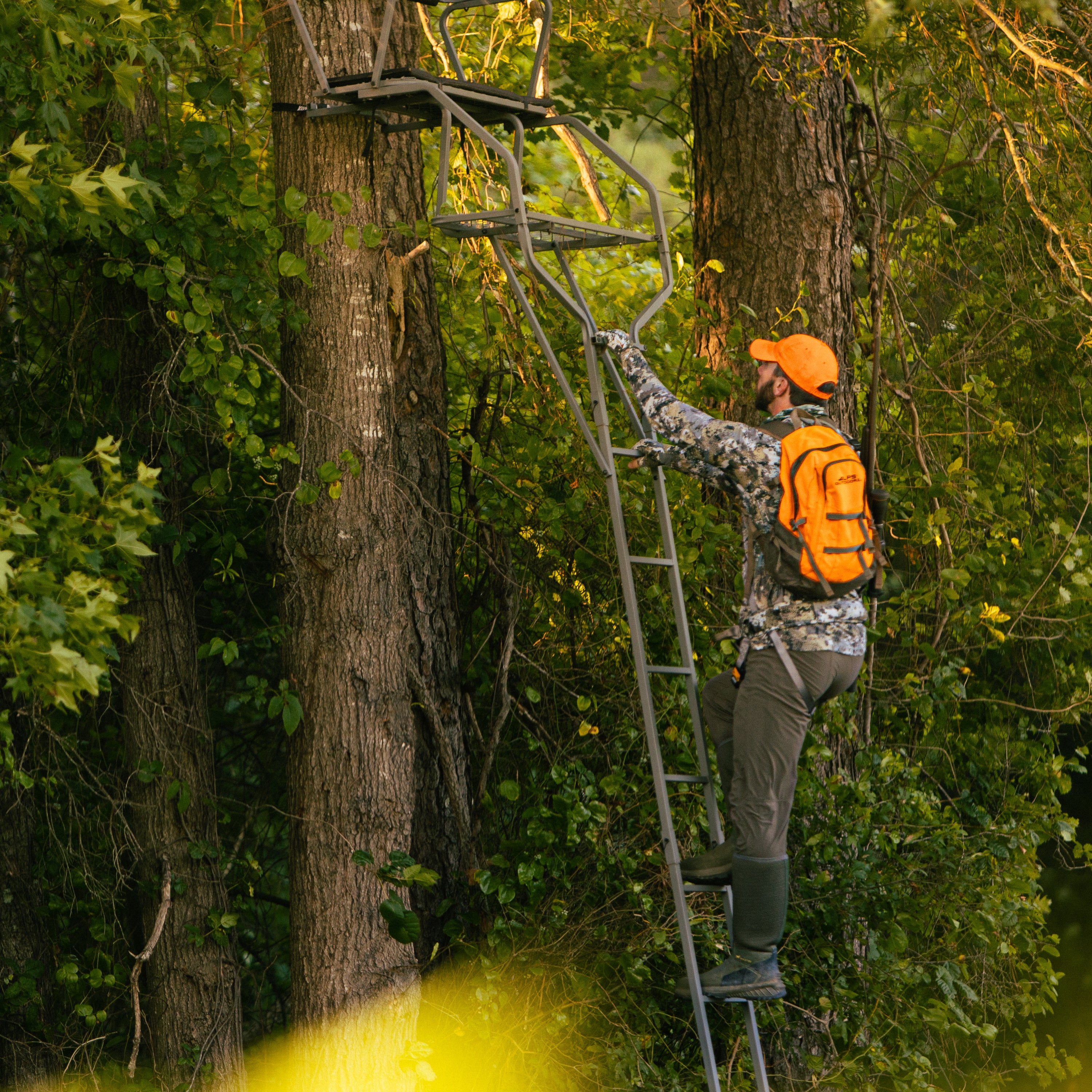 Rivers Edge® 18' 2-Man Ladder Stand – Rivers Edge® Treestands